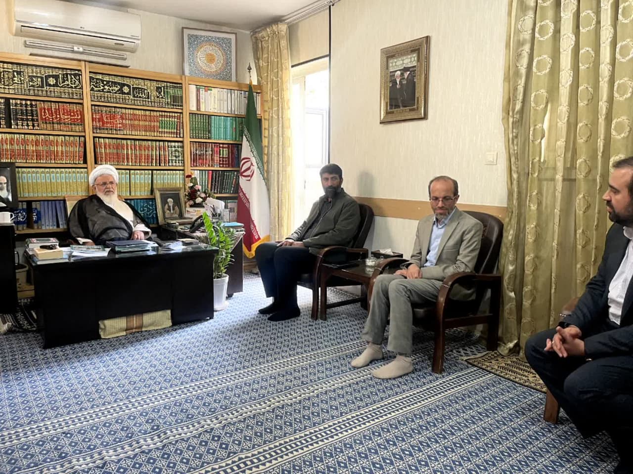 ديدار معاون فرهنگي ستاد هماهنگي کانون هاي مساجد کشور با امام جمعه يزد
