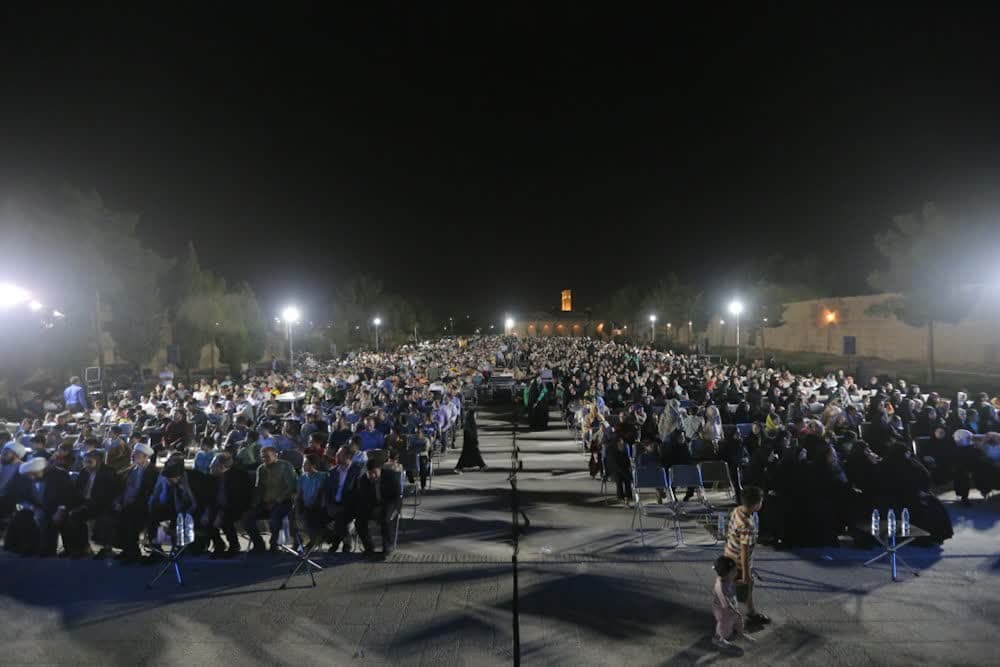 جشن خانواده بزرگ طرح طراوت کانون هاي مساجد شهر يزد برگزار شد