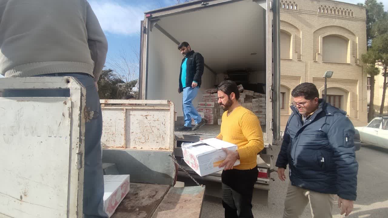 توزيع ۱۲۰۰ بسته گوشت ويژه نيازمندان توسط ستاد هماهنگي کانون هاي مساجد يزد