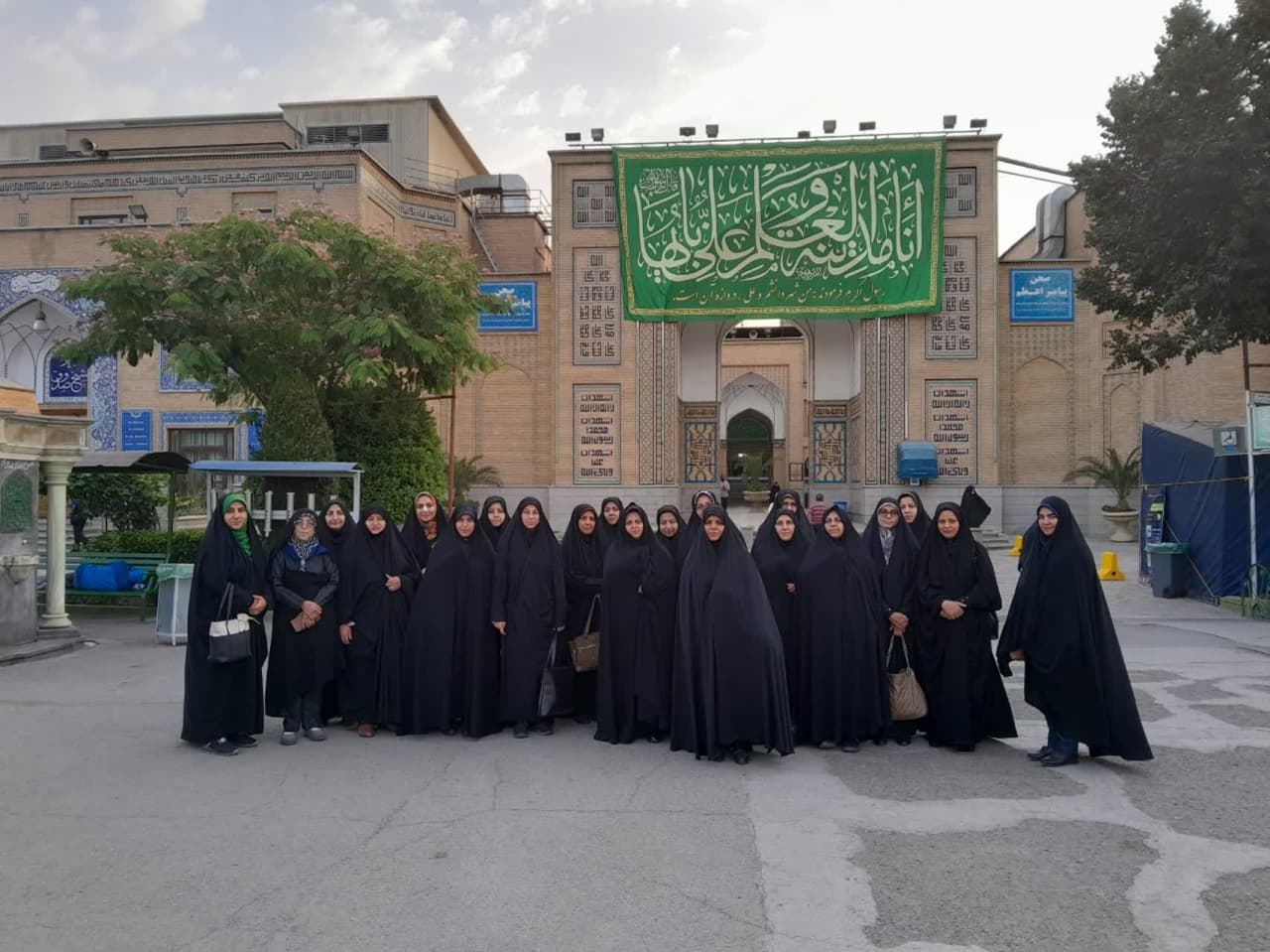 اعزام 24 نفر از مديران کانون هاي خواهران يزد به نشست بانوان کشور
