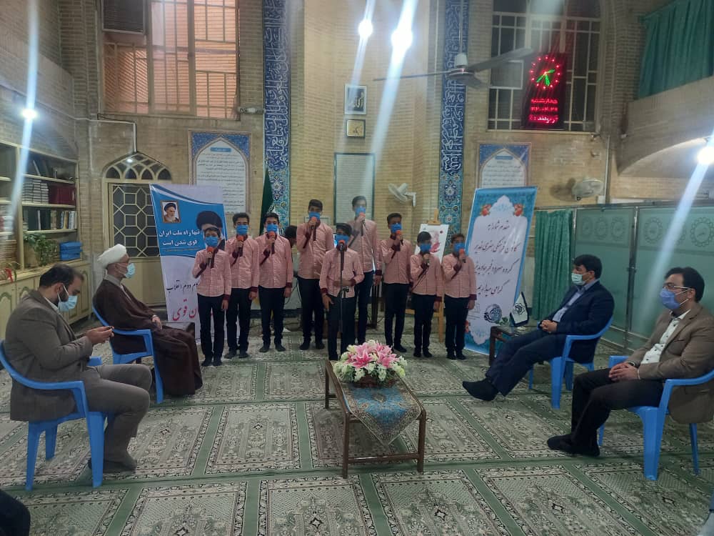 تجليل از گروه سرود فجر جاويد کانون فرهنگي هنري غدير با حضور استاندار يزد